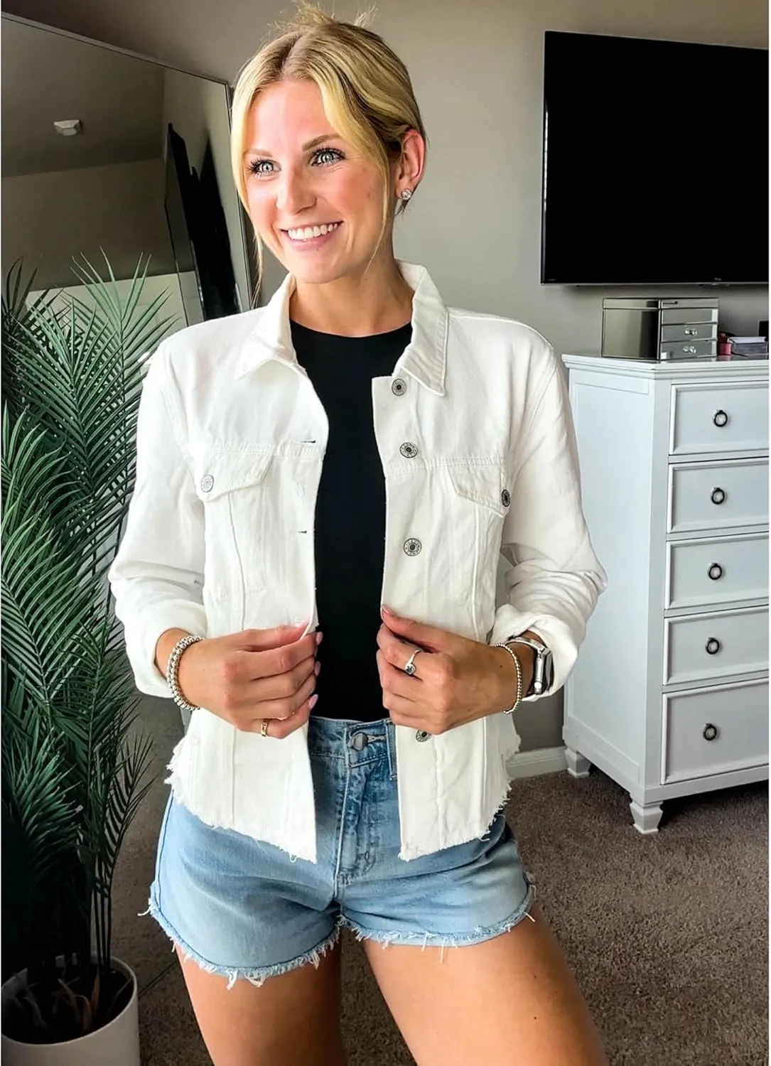 LookbookStore Jean Jackets for Women Trendy Button Down Denim Trucker Jackets Long Sleeves Frayed Hem Shacket Jacket