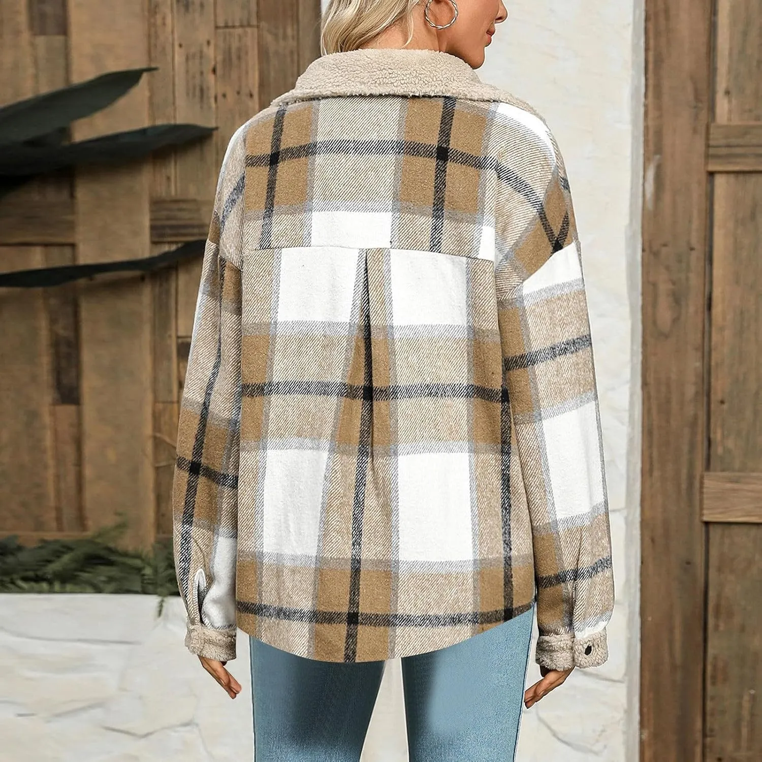 Women 2024 Hooded Flannel Jacket Warm Sherpa Shacket Fleece Lined Button Down Plaid Coat Trendy Fall Winter Outfits