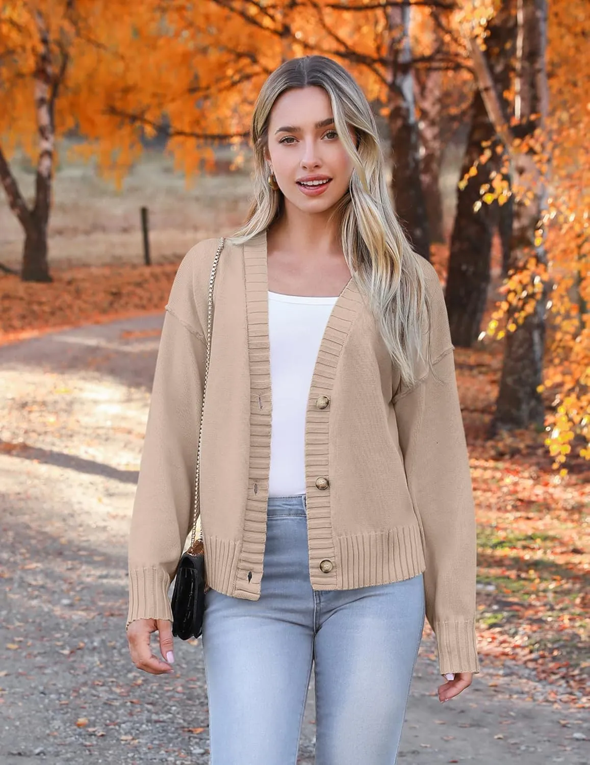 Zeagoo Women's Cropped Cardigan 2025 Fall Button Sweaters V Neck Long Sleeve Cardigans Knit Outwear